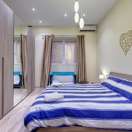 3br Family Apt In A Great Location Side Seaviews