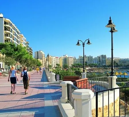 3br Family Apt In A Great Location Side Seaviews *