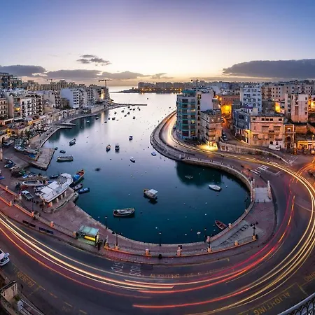 3br Family Apt In A Great Location Side Seaviews * Sliema