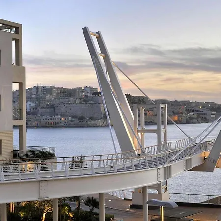 3br Family Apt In A Great Location Side Seaviews * Sliema