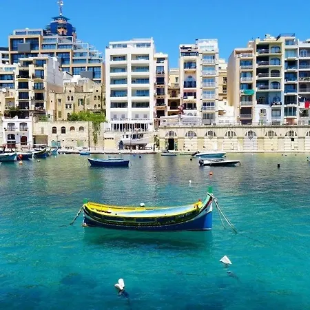 3br Family Apt In A Great Location Side Seaviews
