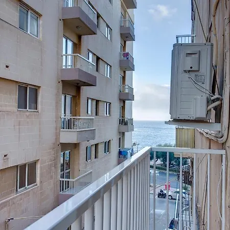 3br Family Apt In A Great Location Side Seaviews